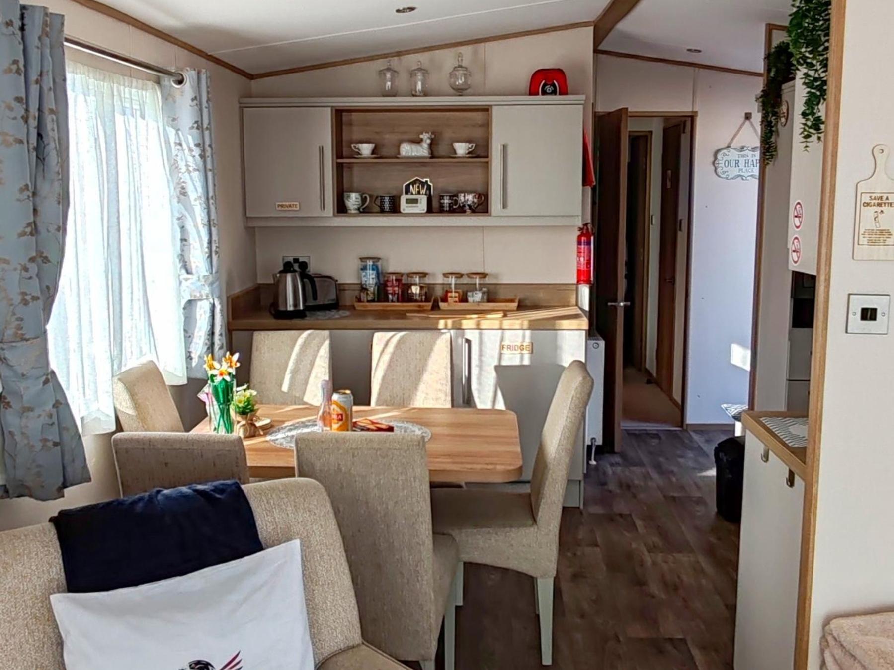 לוסימאות' Eagle'S Den Caravan מראה חיצוני תמונה